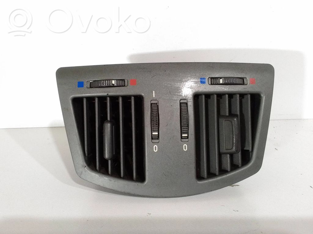 BMW 7 E65 E66 Oro grotelės gale 