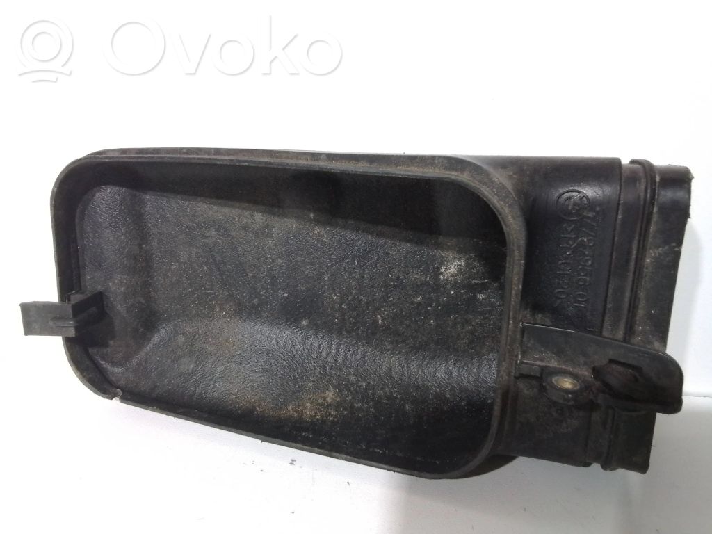 BMW 3 E90 E91 Air intake duct part 
