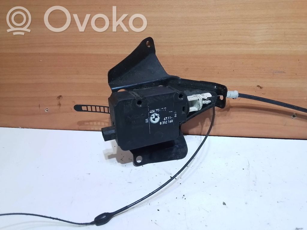 BMW 5 E39 Degalų bako dangtelio spynos varikliukas 