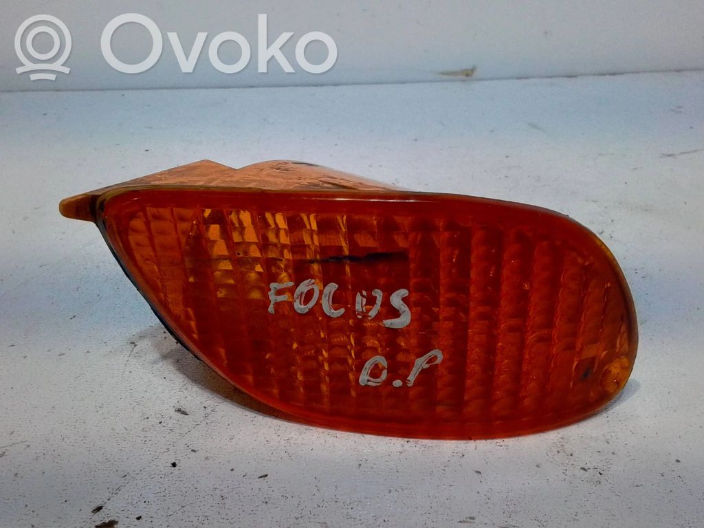 Ford Focus Front indicator light 