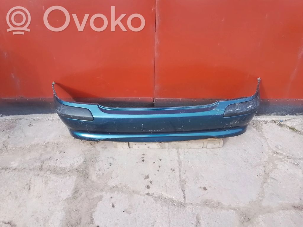 Nissan Almera Tino Bamperis 