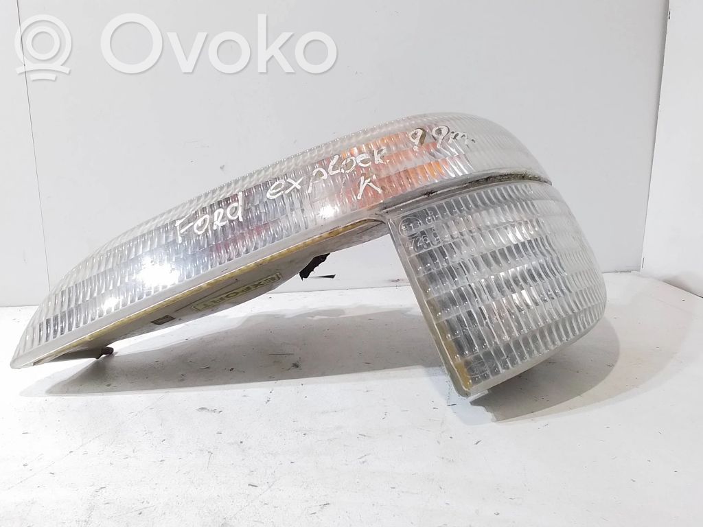 Ford Explorer Front indicator light 