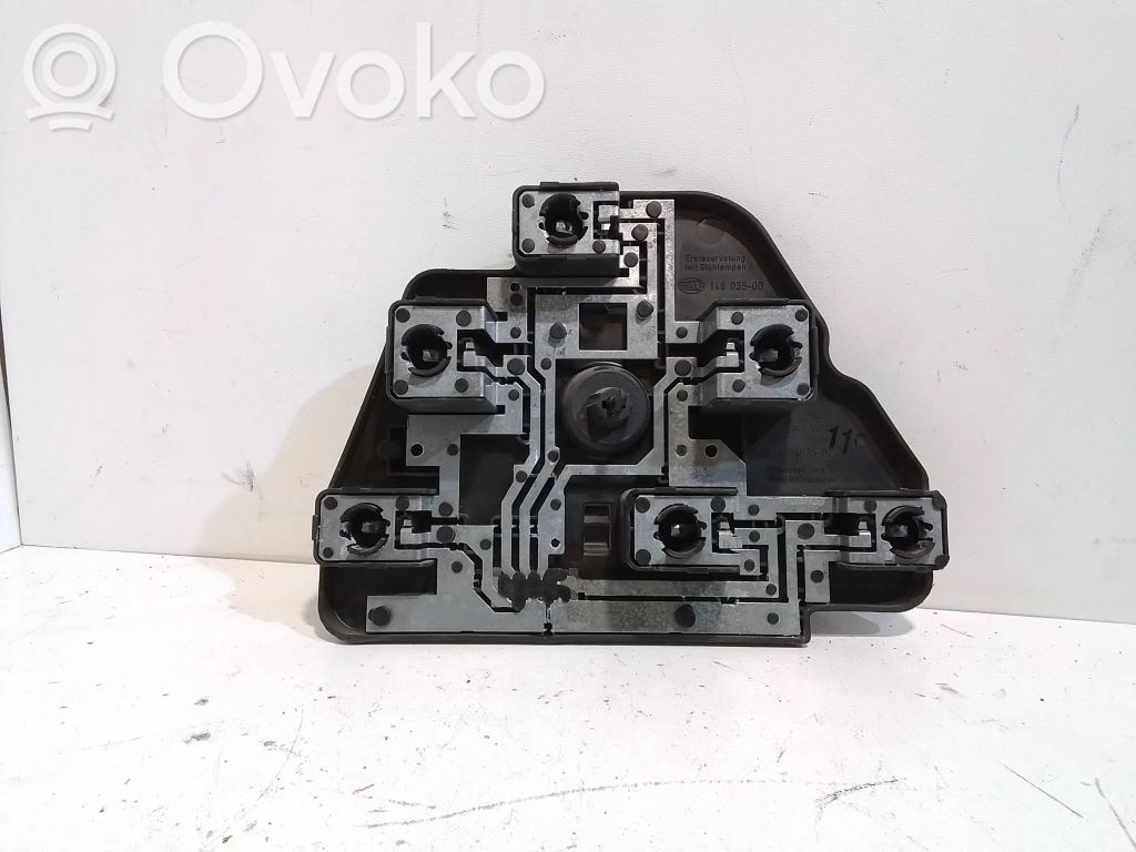 BMW 5 E39 Tail light bulb cover holder 