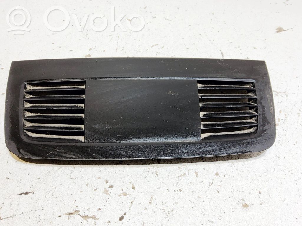 BMW 3 E90 E91 Kita salono detalė 