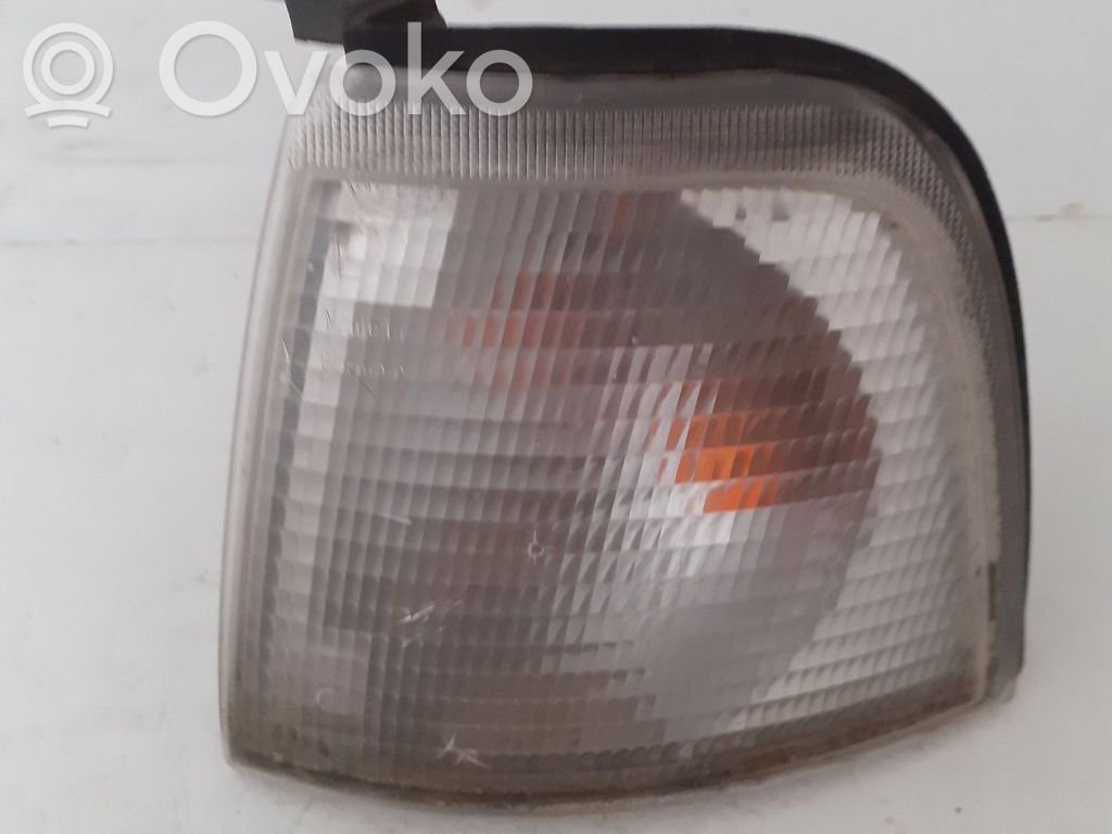 Audi 80 90 S2 B4 Front indicator light 