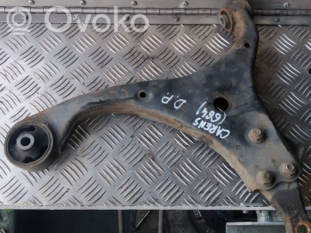 KIA Carens I Brazo de suspensión/horquilla inferior delantero 