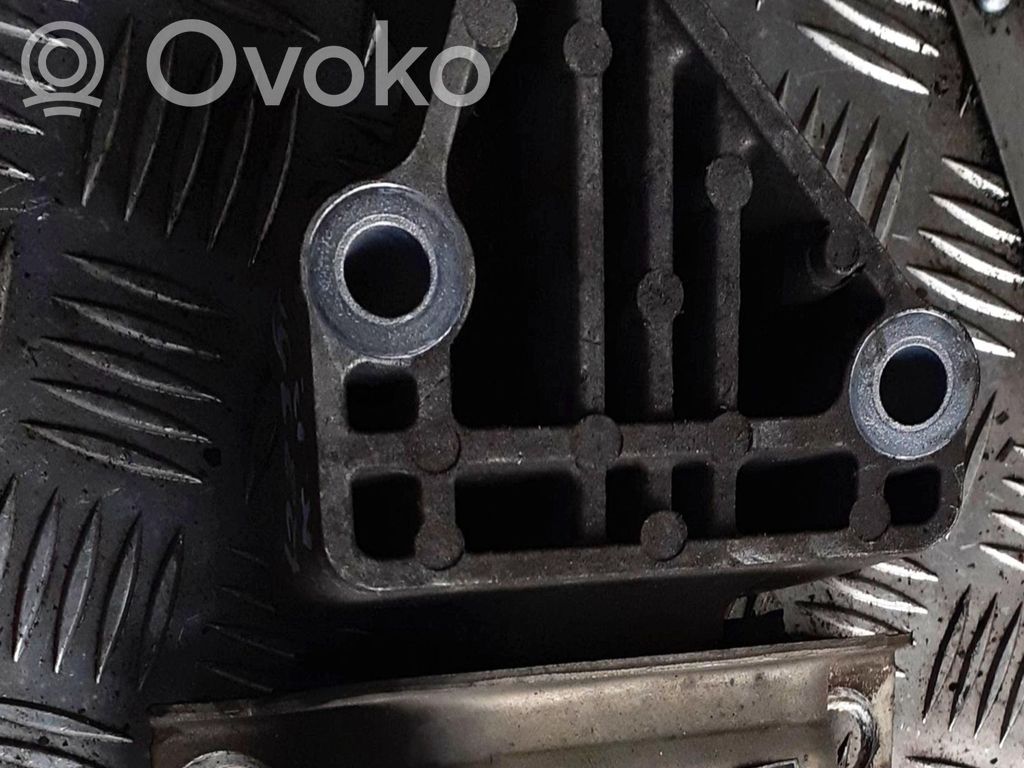 Engine mount bracket   1358088080