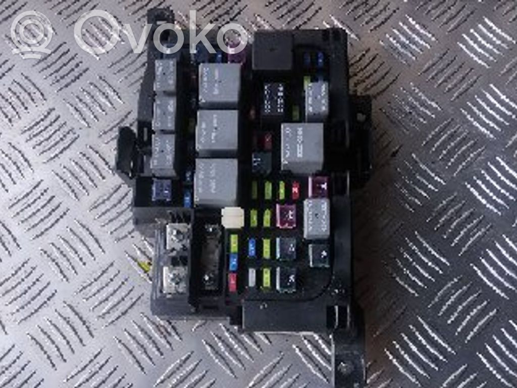 KIA Carens I Módulo de fusible 