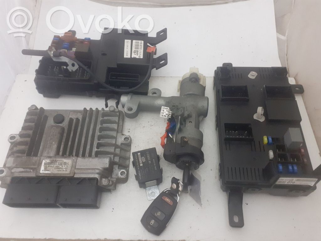 KIA Carnival Kit cu ECU motor și set închidere uși 
