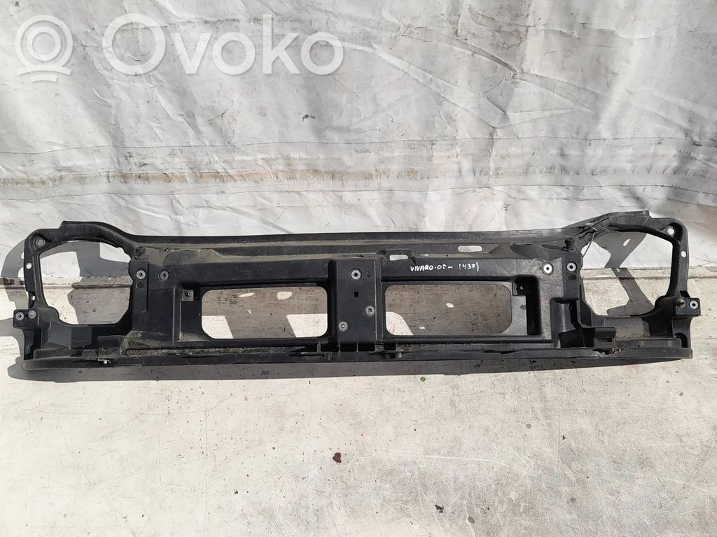 Opel Vivaro Pas przedni 