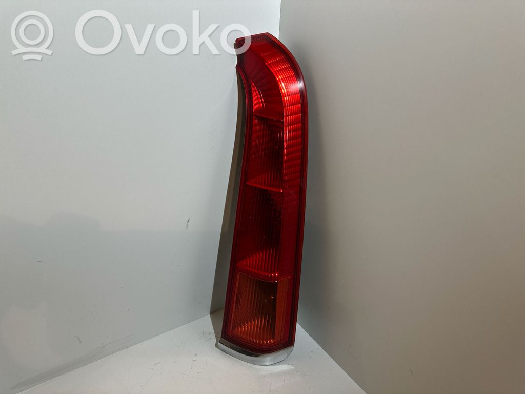 Rear/tail lights   P1483R