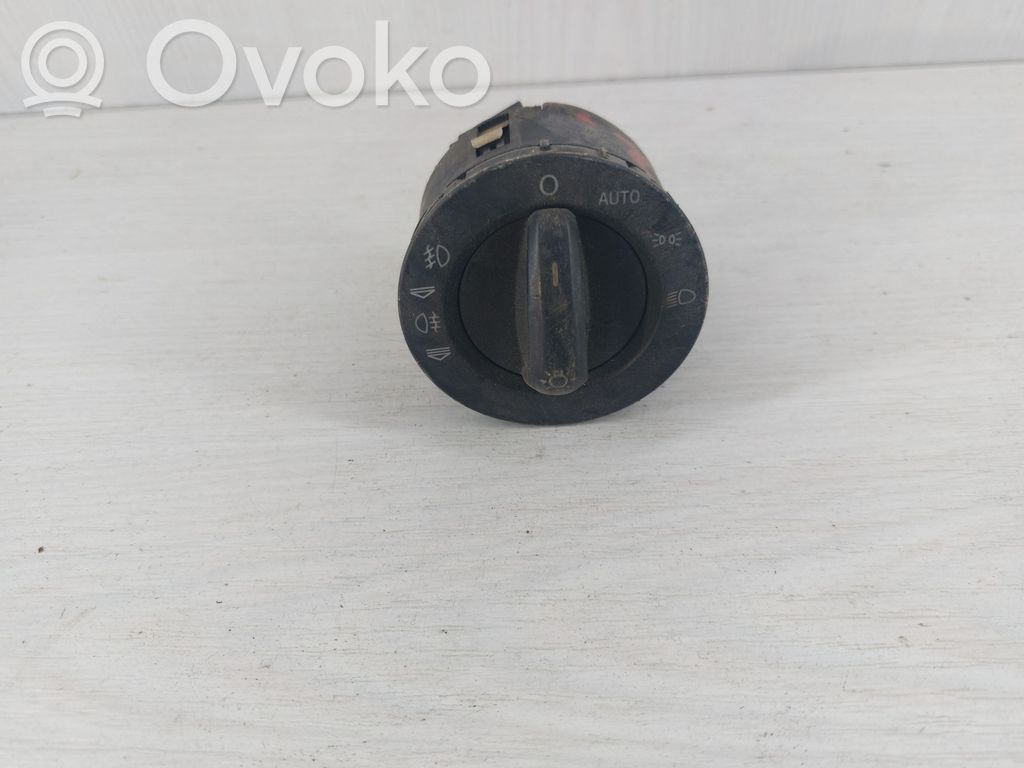 Light switch   4F2941531D