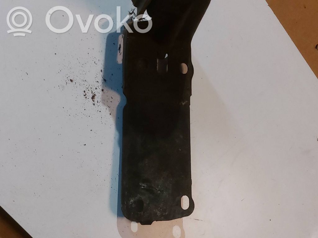 Uchwyt / Mocowanie chłodnicy   17117524956