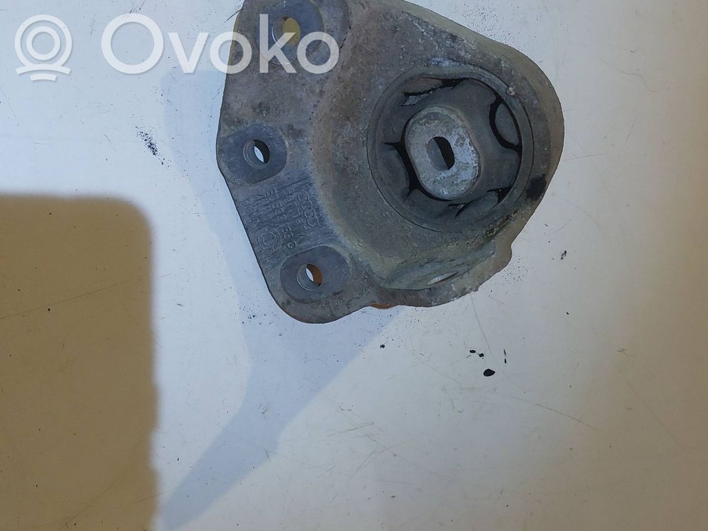 Takatasauspyörästön kannake   4E0599133C