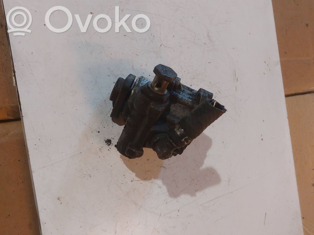 Audi A4 S4 B5 8D Ohjaustehostimen pumppu 
