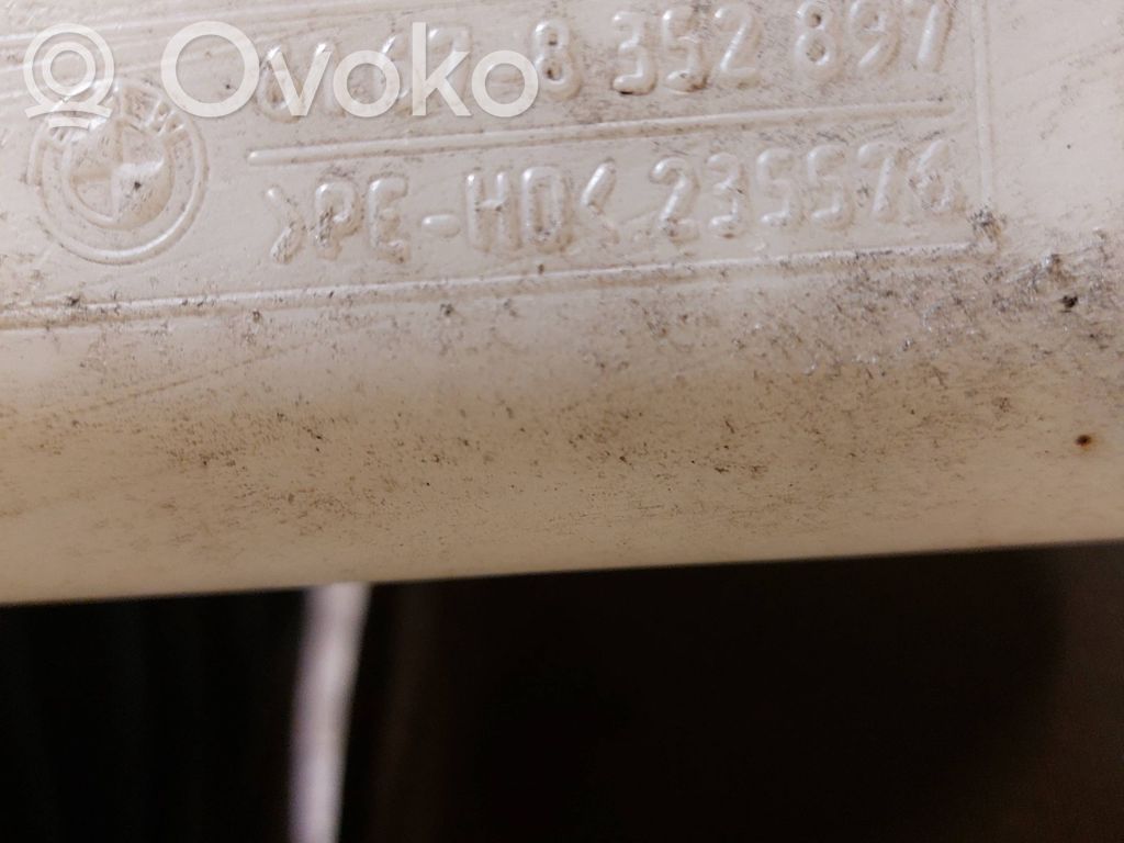 Zbiornik płynu do spryskiwaczy szyby przedniej / czołowej   61678352897,235572