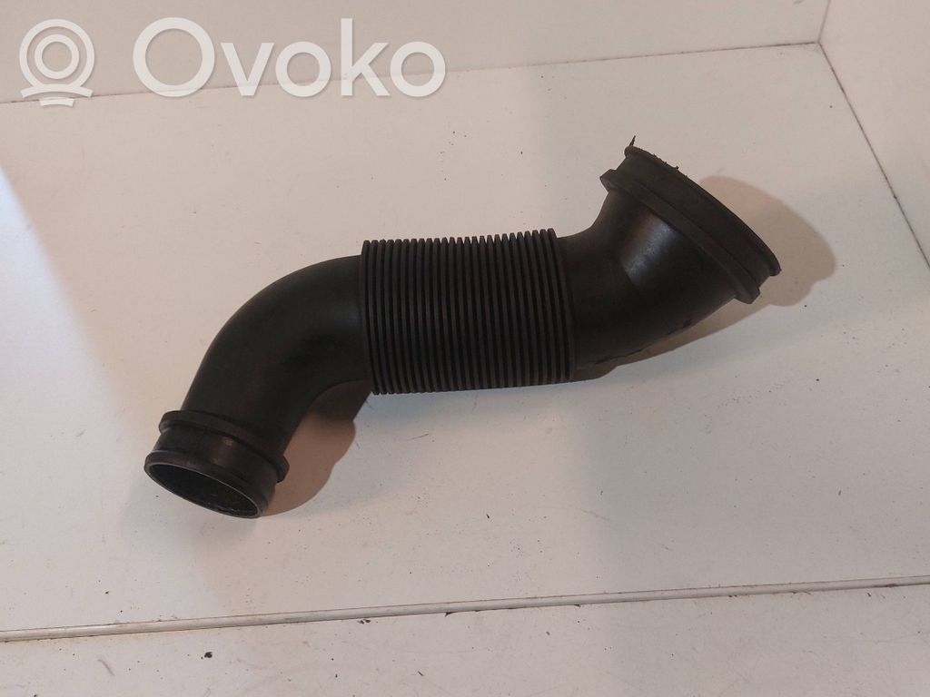 Audi A8 S8 D2 4D Ilmanoton letku 