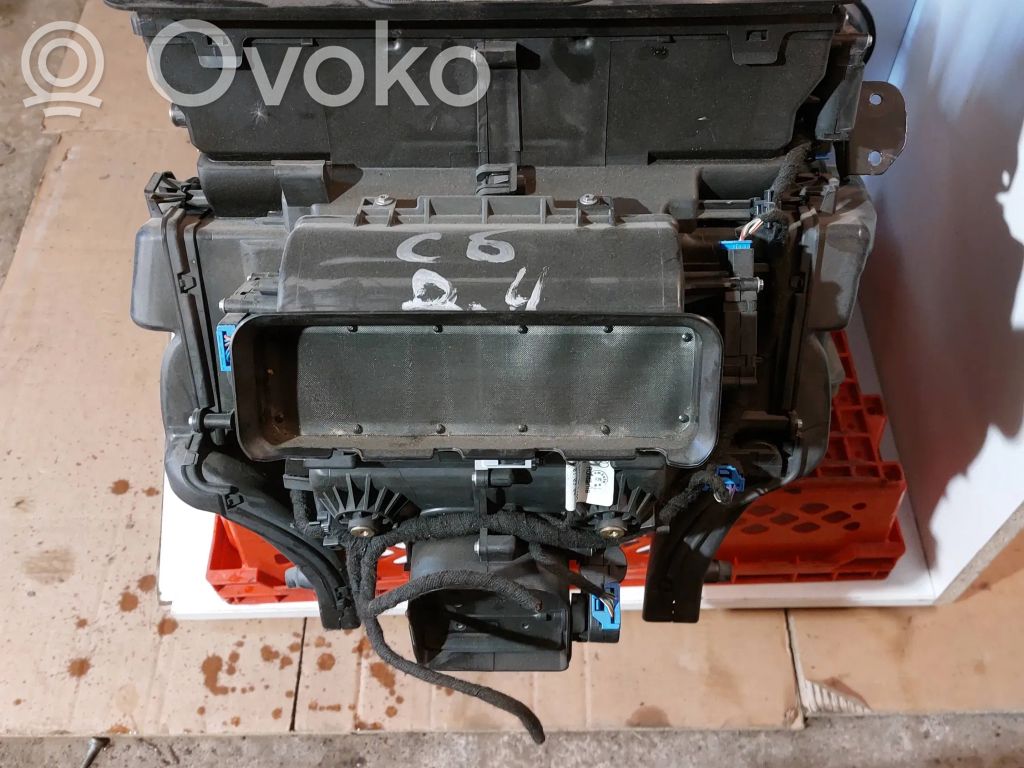 Audi A6 S6 C6 4F Salono oro mazgo komplektas 