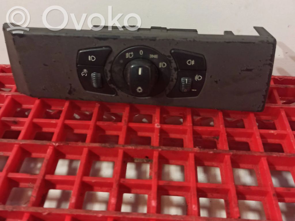 Light switch   6925286,33290102,100310414310