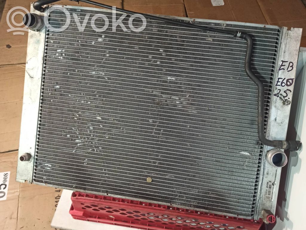 BMW 5 E60 E61 Jäähdyttimen lauhdutin 