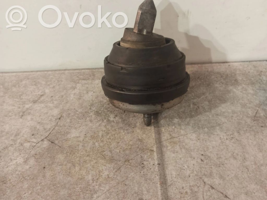 Engine mount bracket   500280