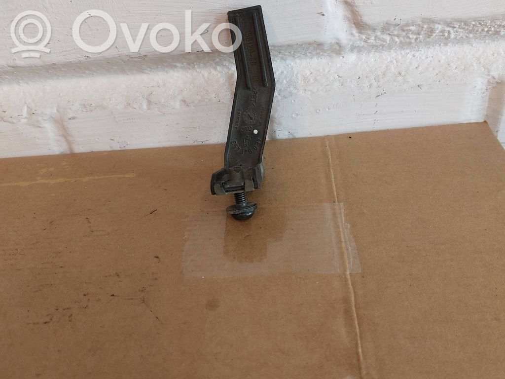 Audi A8 S8 D3 4E Halterung Scheinwerfer 