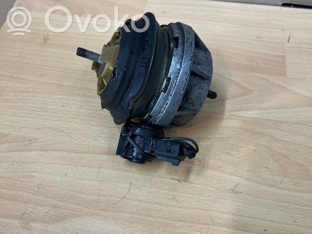 Audi A6 S6 C5 4B Engine mount bracket 