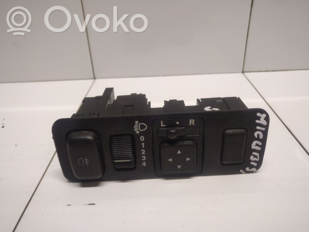 Mitsubishi Space Star Wing mirror switch 