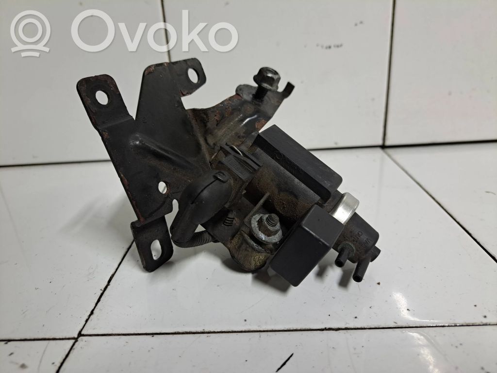 Solenoīda vārsts   2242906