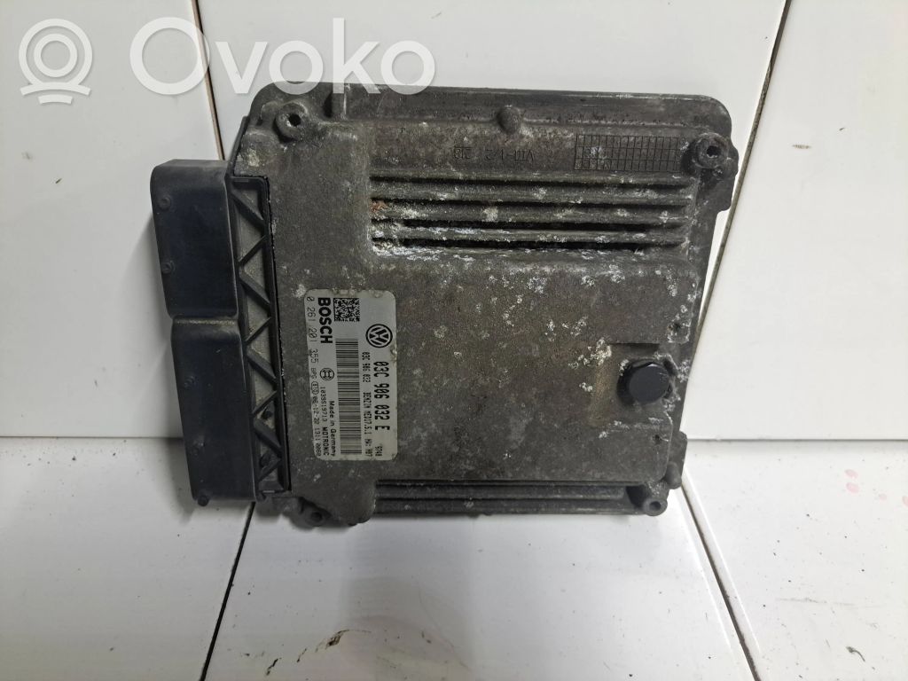 Volkswagen Jetta V Engine control unit/module 