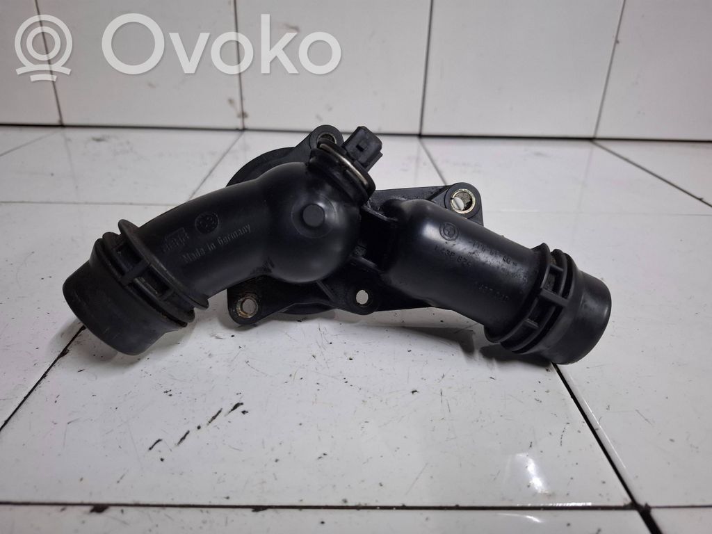 BMW 5 E39 Termostato korpusas 