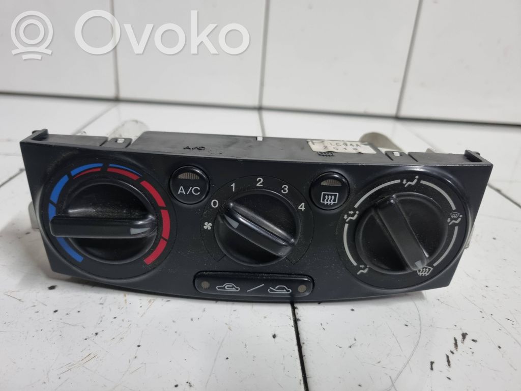 Mazda MPV II LW Climate control unit 