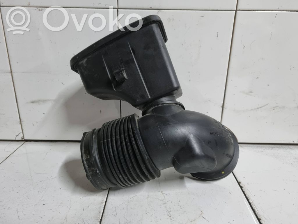 BMW 5 E60 E61 Air intake duct part 
