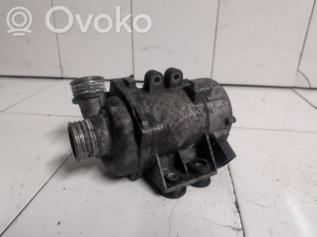 BMW 5 E60 E61 Water pump 