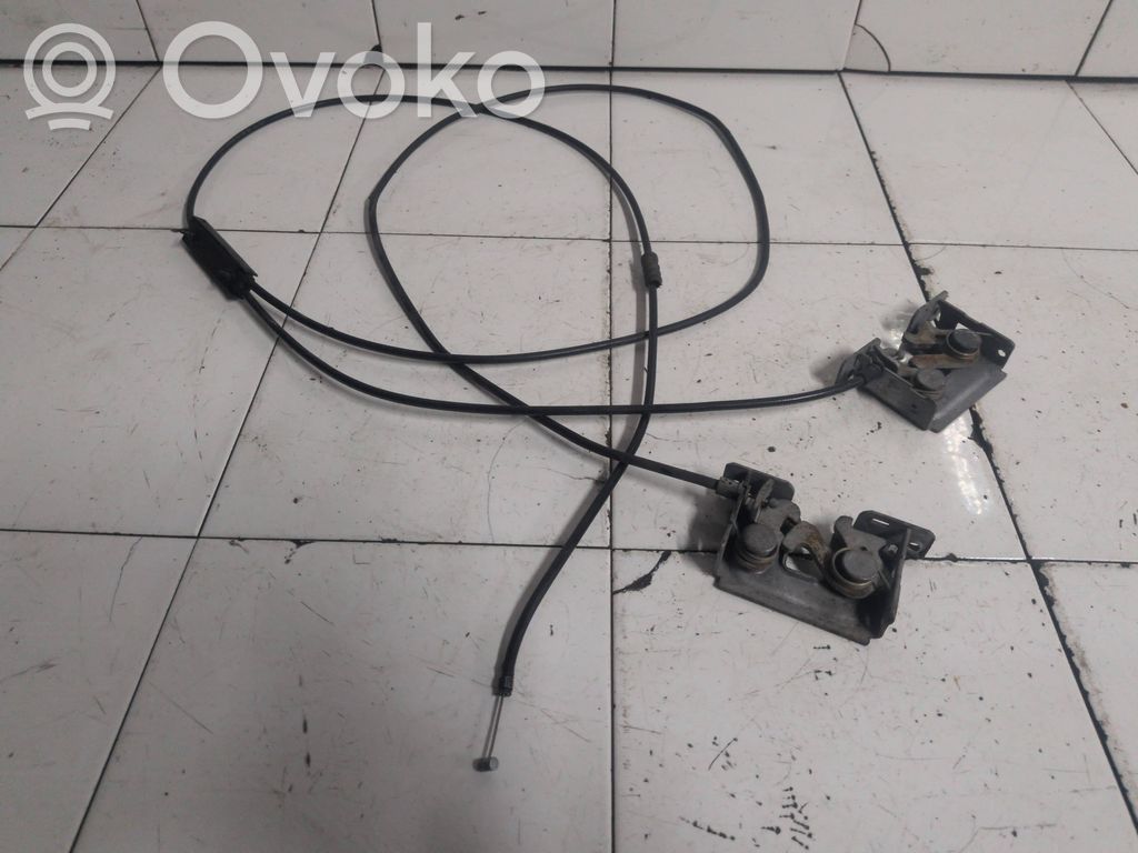Troselis variklio dangčio spynos   7184451
