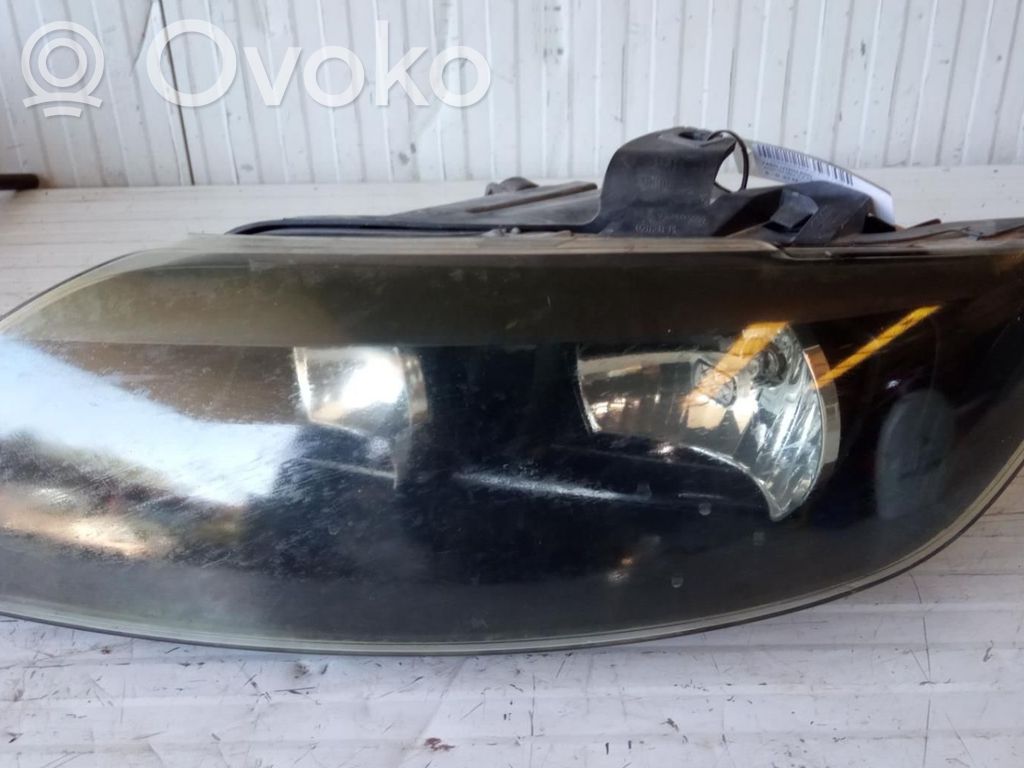 Audi Q7 4L Lampa przednia 