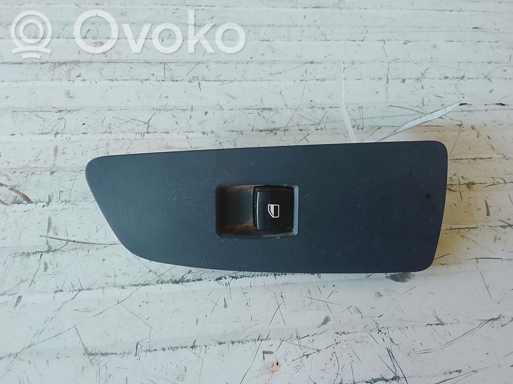 Electric window control switch   15939923