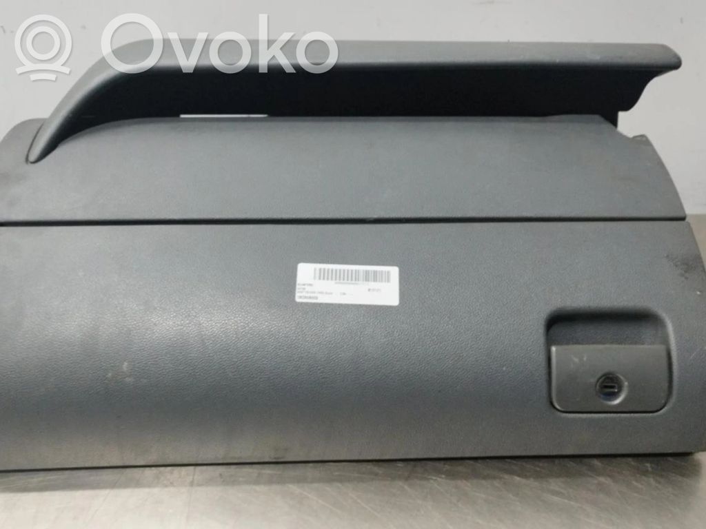 Seat Toledo I (1L) Glove box 
