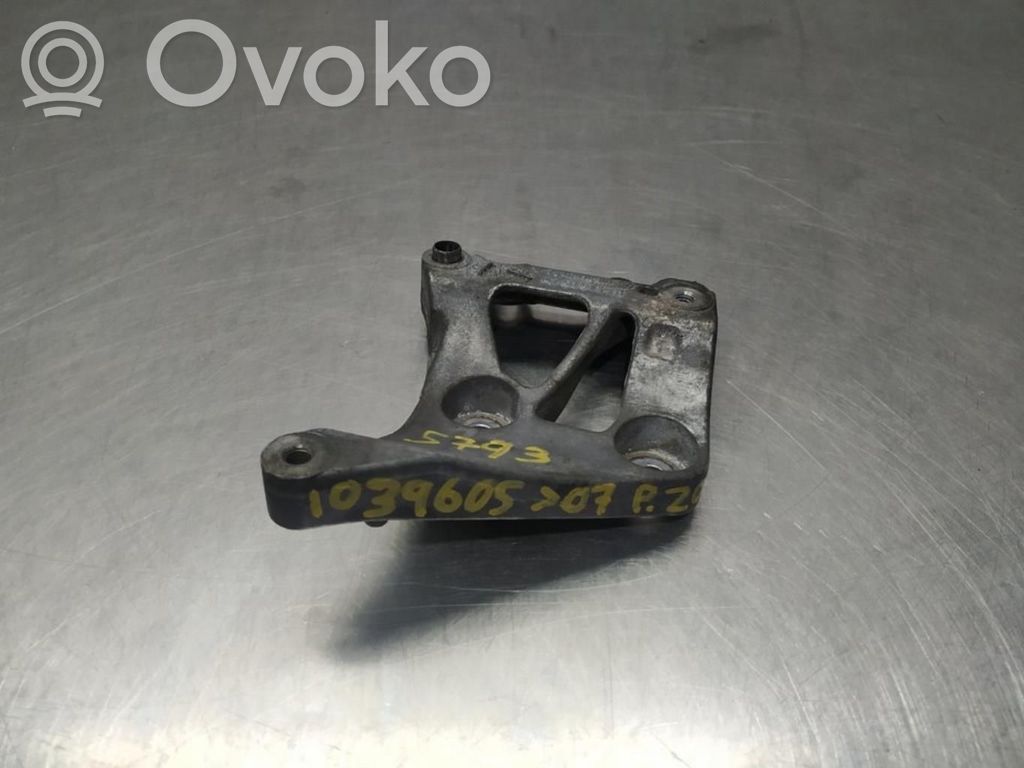 Peugeot 207 CC Engine mount bracket 