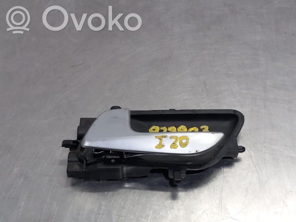 Hyundai i20 (GB IB) Klamka wewnętrzna drzwi tylnych 