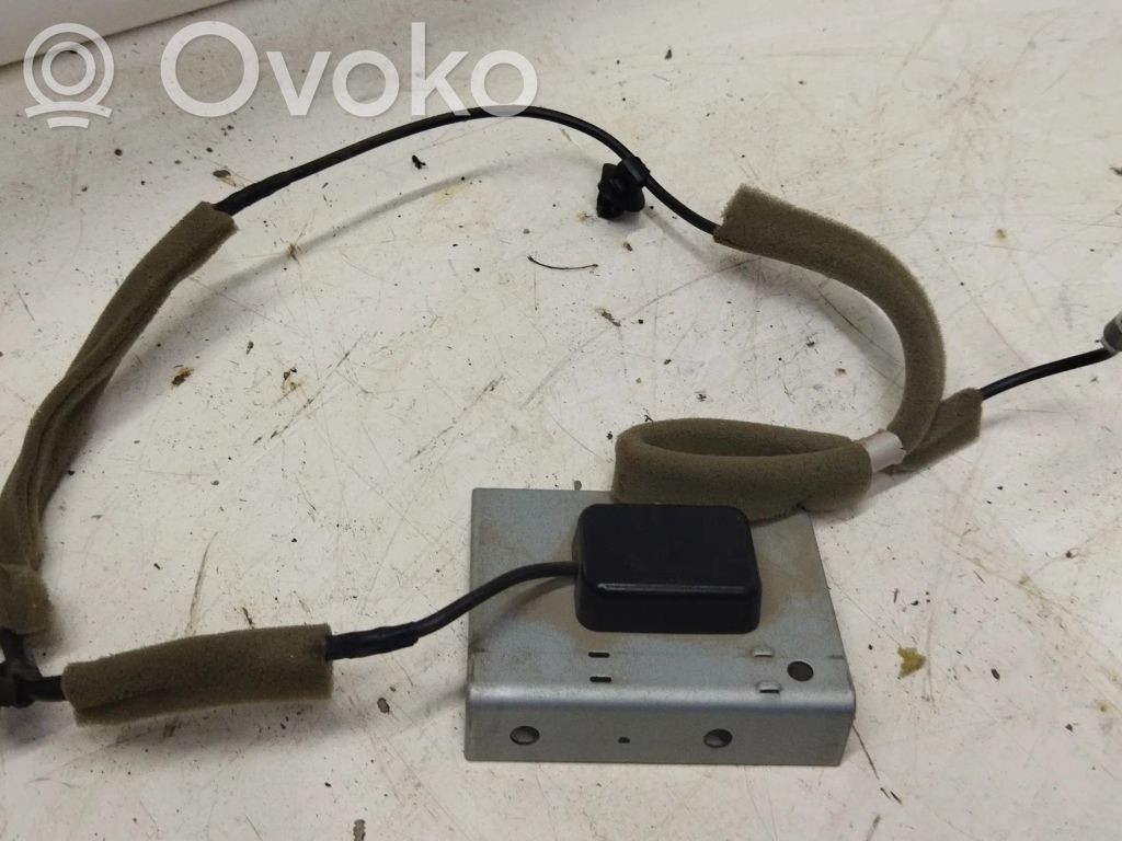 Subaru Outback (BS) GPS-pystyantenni 