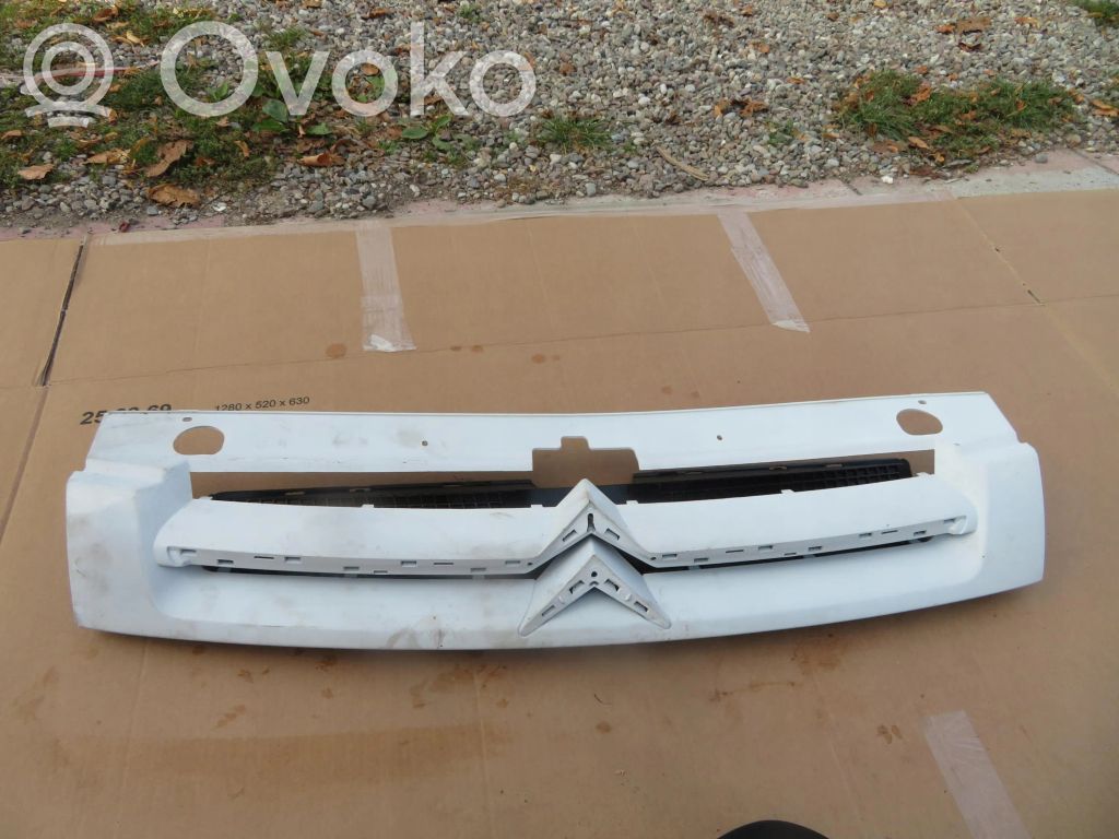 Citroen Berlingo Rejilla superior del radiador del parachoques delantero 