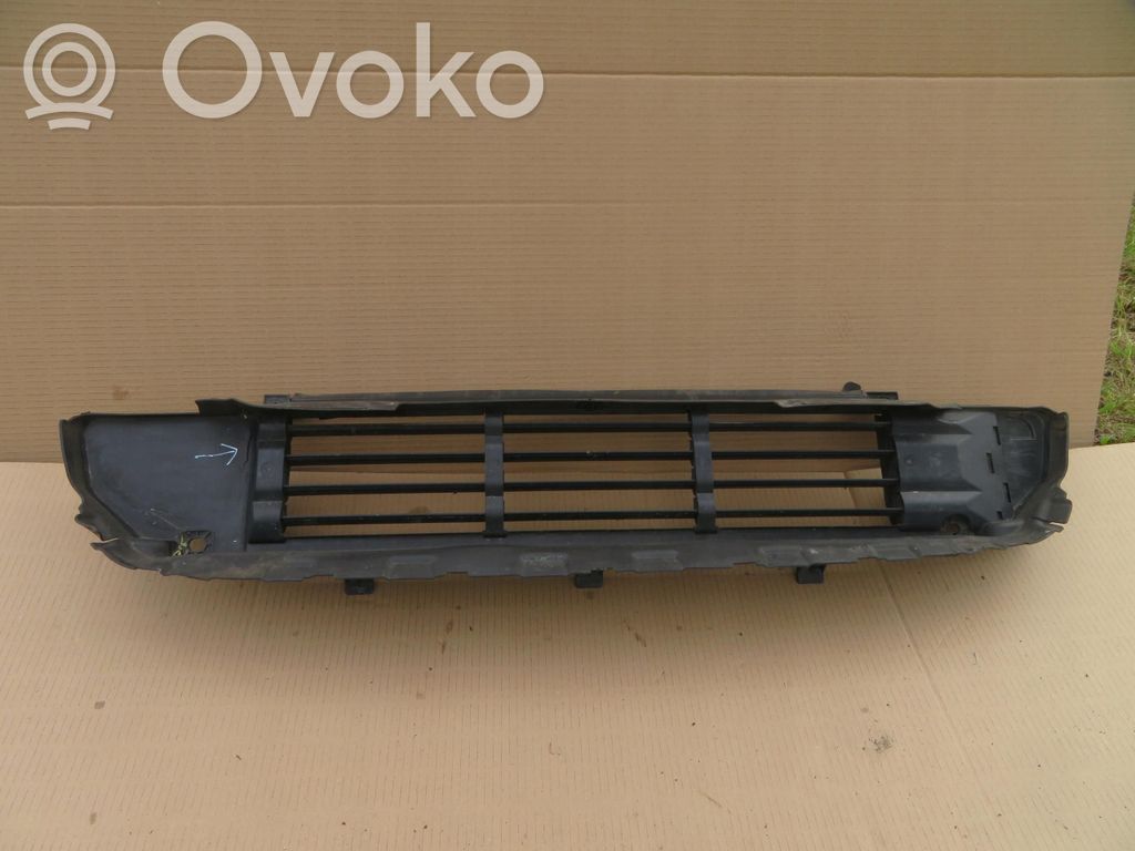 Volvo XC40 Osłona chłodnicy 