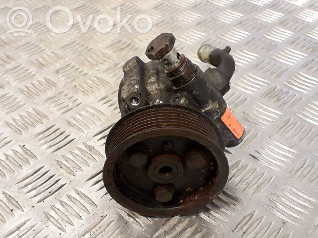 Iveco Daily 30.8 - 9 Power steering pump 