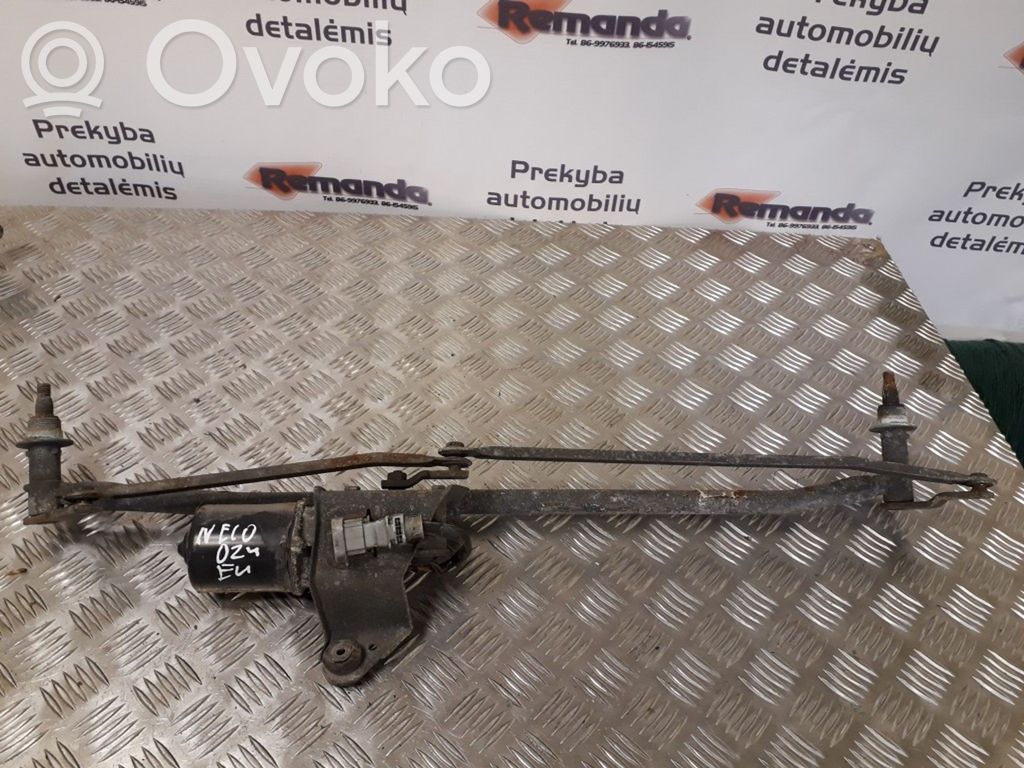 Iveco Daily 30.8 - 9 Front wiper linkage and motor 