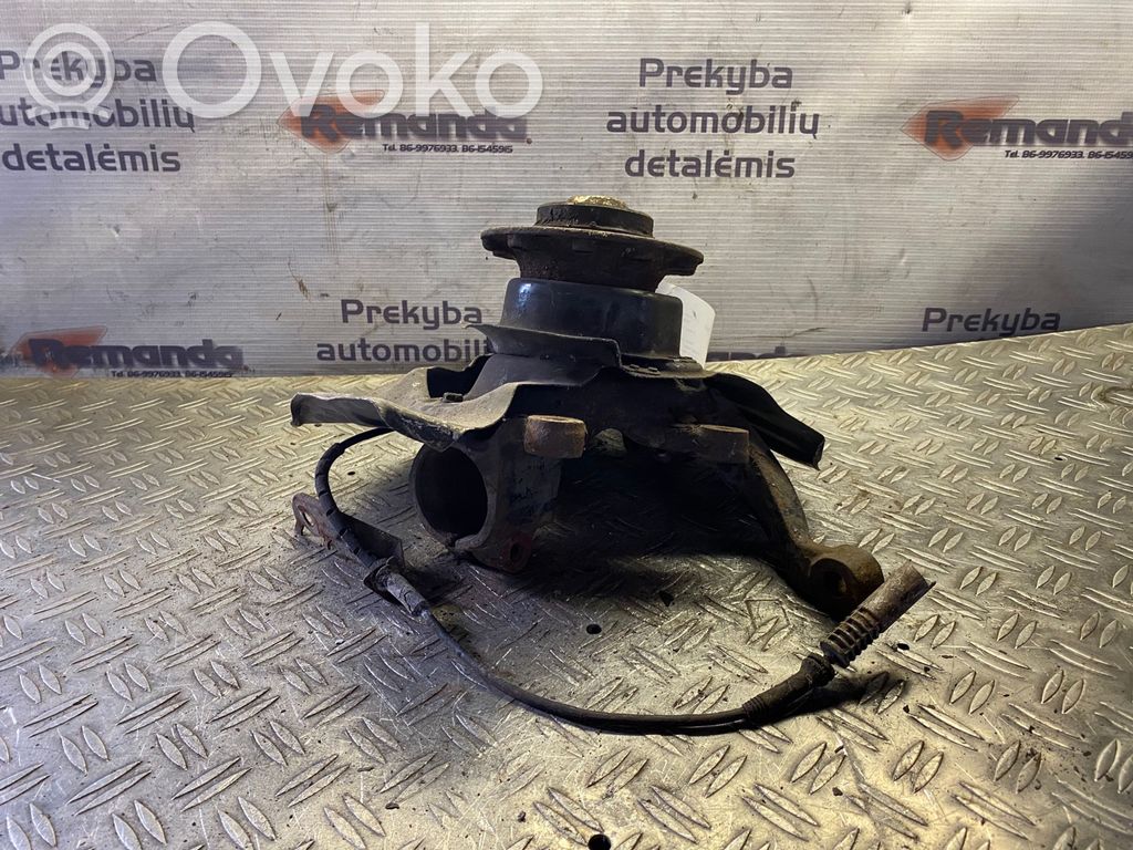 Front wheel hub