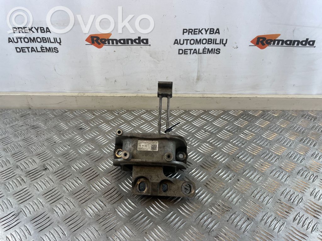 Volkswagen PASSAT B8 Engine mount bracket 