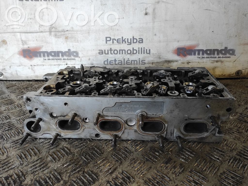 Volkswagen PASSAT B8 Engine head 