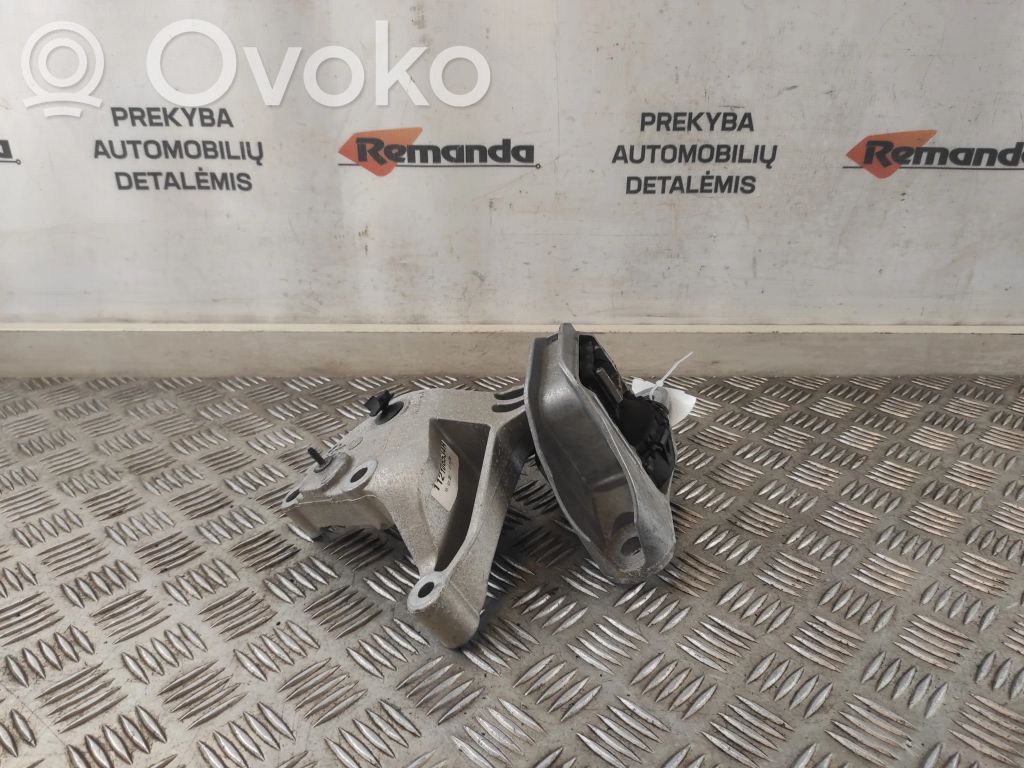 Engine mount bracket   112108534R,112108534R,112327345R