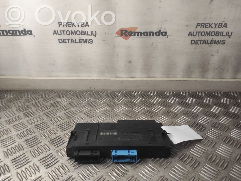 BMW 3 E90 E91 Komforta modulis 